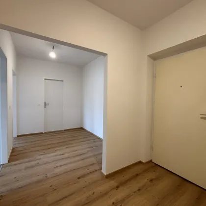 Herbstaktion erstes Monat mietfrei! Lichtdurchflutete 2-Zimmer-Wohnung mit Loggia – ab sofort beziehbar - Bild 2