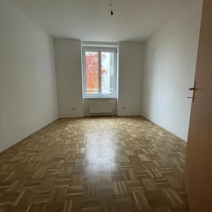 Gemütliche 3-Raum-Wohnung in grüner Ruhelage sorgt für puren Wohngenuss!  - Parkplatz im freien und ausgewählte Nachbarschaft inklusive! - Bild 3