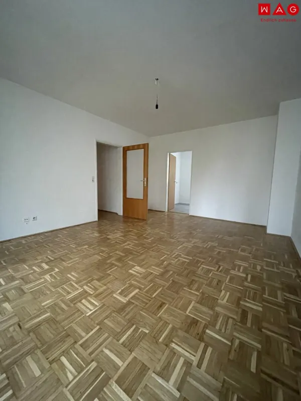 Gemütliche 3-Raum-Wohnung in grüner Ruhelage sorgt für puren Wohngenuss!  - Parkplatz im freien und ausgewählte Nachbarschaft inklusive! - Bild 1