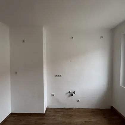 Frisch saniert & sofort bezugsbereit: charmante 3-Zimmer-Wohnung in ruhiger Lage mit hervorragender Infrastruktur – Wohlfühlen garantiert, ganz ohne Provision! Entdecken Sie das volle Potential dieser Wohnung mit KI-gestützter Visualisierung! - Bild 3