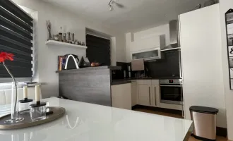 Familienfreundliches und leistbares Wohnen im beliebten Stadtteil Steyr Münichholz! Diese bezaubernde 3-Raum Wohnung wartet auf Sie! Eine ideale Kombination aus Wohnqualität und perfekter Infrastruktur! Unbefristeter Mietvertrag und provisionsfrei!