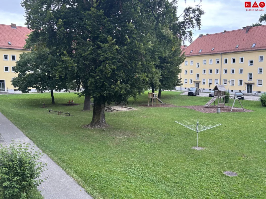 Wohnen zum Wohlfühlen in schöner Grünlage für Paare oder kleine Familien! Saniert und modernisiert mit durchdachter und praktischer Raumaufteilung! Perfekte Infrastruktur vorhanden! - Bild 1