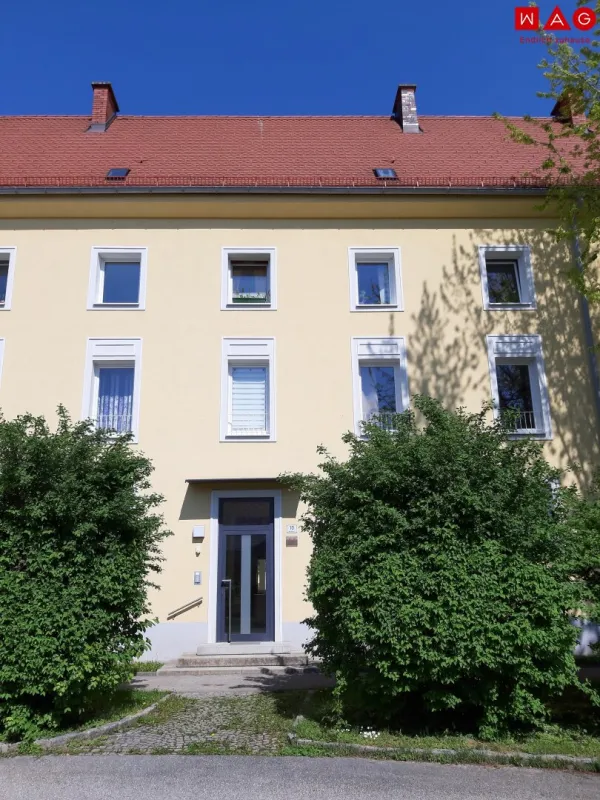 Sie suchen Ruhe und grüne Idylle gepaart mit 1A-Infrastruktur? Wir haben das Richtige für Sie! Tolle 2-Zimmer-Wohnung in traumhafter Lage! - Bild 1