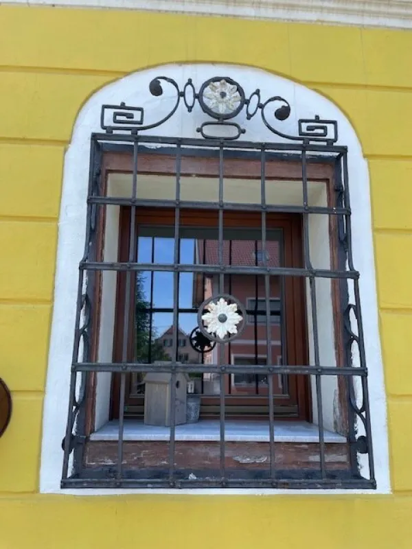 Ehemaliger Gasthof in Zentrumslage, gute Verwertungsmöglichkeit - Bild 1