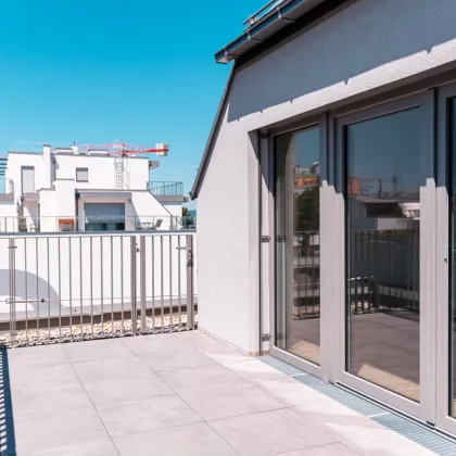 Sonnige DG-Maissonette auf Eigengrund im 22. mit Terrasse und toller Ausstattung (Erdwärme, Sonnenschutz,..) - Anlegerpreis (Netto) - Bild 2