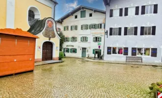 Historisches Haus mit zusätzlichen Geschäfts- Büroflächen aus dem Jahre 1577 am Marktplatz