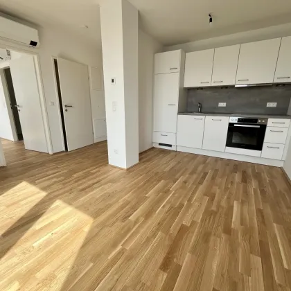 SOFORT VERMIETBAR! HOCHWERTIGES NEUBAU-ERSTBEZUGS-WOHNUNGSINVESTMENT! BEREITS FERTIGGESTELLT! HOCHWERTIGE 5 EINHEITEN! KÜCHEN INKLUDIERT! U BAHN NÄHE! - Bild 2