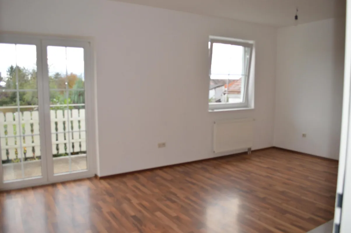 renovierte 3 Zimmer-Wohnung in absoluter Ruhelage - Bild 1