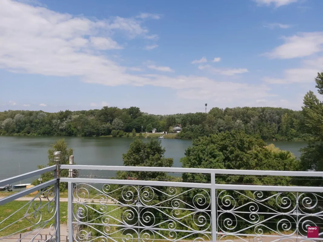 Großes Haus mit Blick auf die Donau! Mit 2 Wohneinheiten! - Bild 1