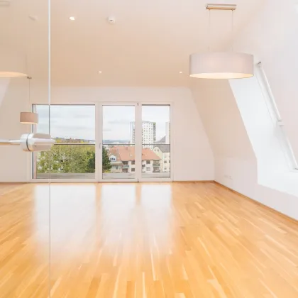 PROVISIONSFREI I SMART-LIVING I STYLISCHES PENTHOUSE I KLIMA I SONNENTERRASSE I OFFENE DESIGN-KÜCHE I ELEGANTES BAD MIT REGENDUSCHE I PROJEKT WOHNEN - Bild 2