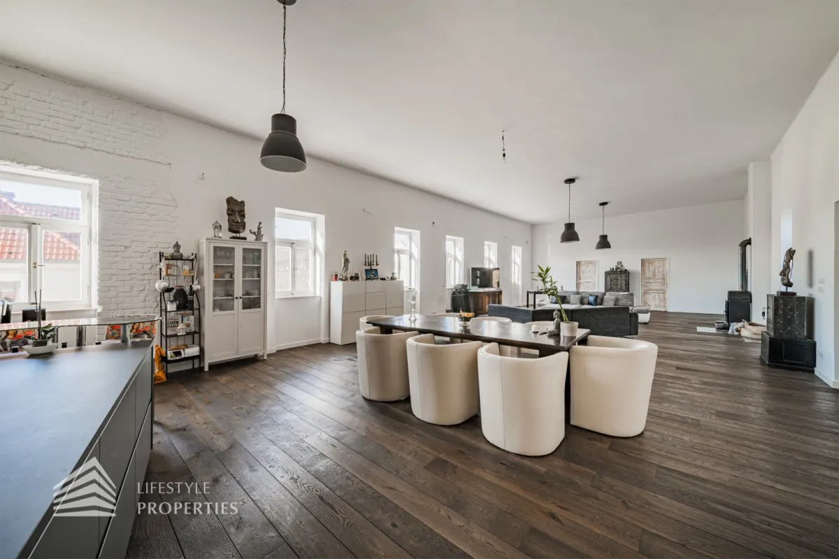 Geräumiges 6-Zimmer Haus mit loftähnlicher Wohnung in Jois am Neusiedler See - Bild 1