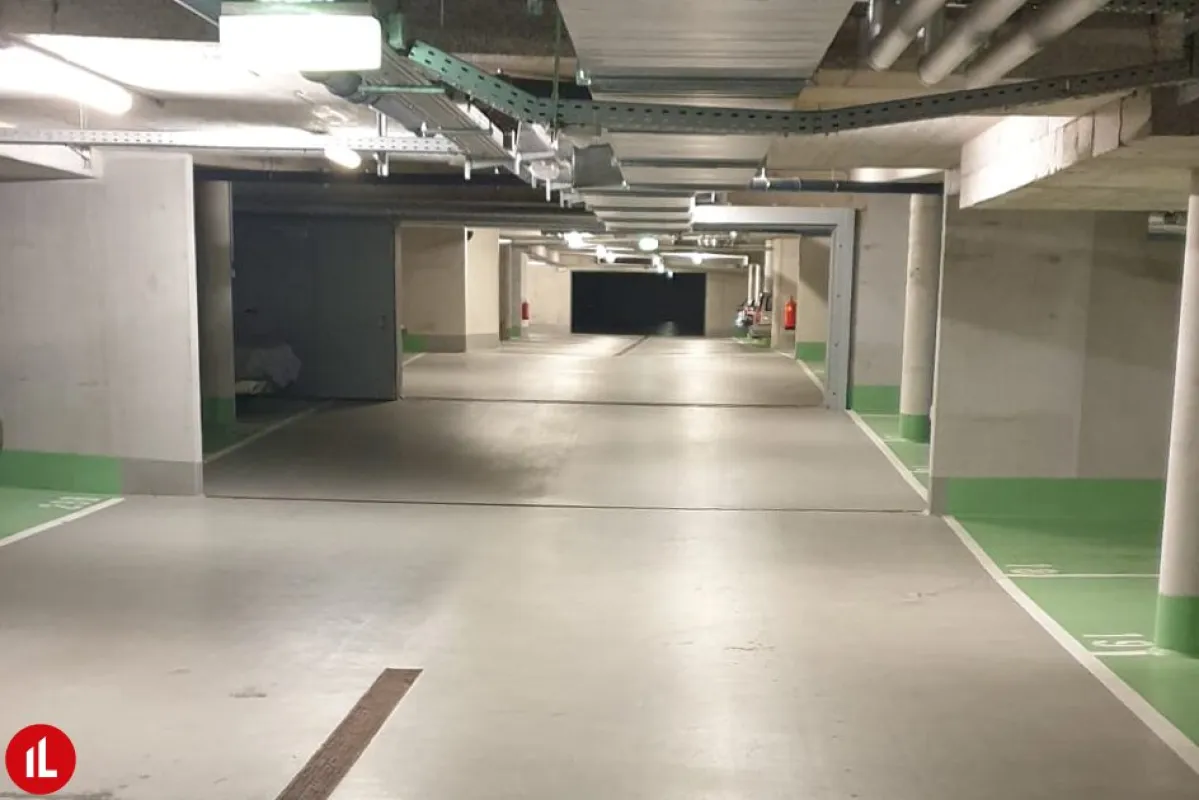 Parkgarage - Alanovaplatz 1, 2320 Schwechat - Bild 1