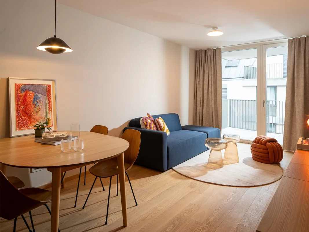 CHARMANTE 2-ZIMMER-WOHNUNG MIT FREIFLÄCHE IM 12. BEZIRK – NÄHE MEIDLINGER MARKT & U-BAHN - Bild 1