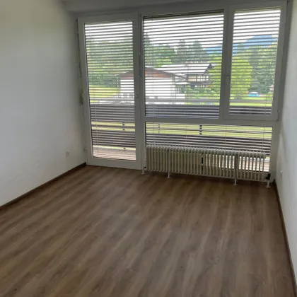 Schöne 2 Zimmerwohnung mit Loggia in Grünlage und mit Fernblick  Salzburg Nord „ Alter Bach“ - Bild 3