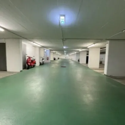 Ebenerdige Garagenplätze mit großzügiger Rangierfläche direkt beim Goldenen Kreuz - Bild 3