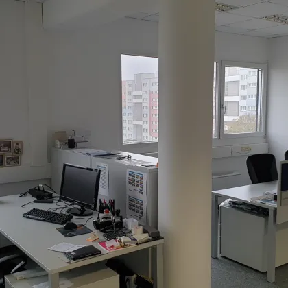 bezugsfertiger Büroraum in Bürohaus, Kühlgeräte, Tiefgarage, U1-Nähe - Bild 2