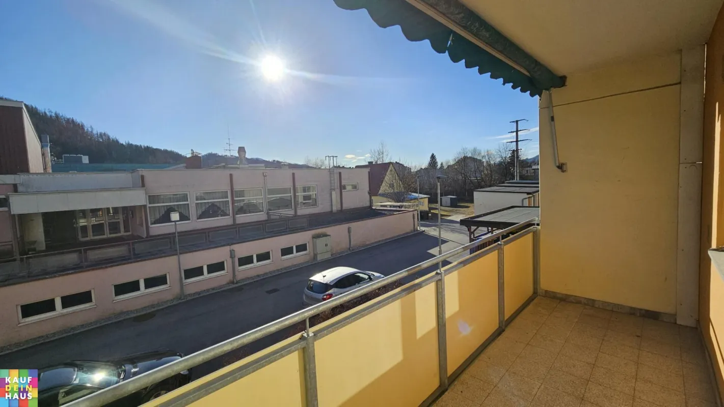4 MONATE MIETFREI! Geförderte 3-Zimmerwohnung mit sonniger Loggia und Einbauküche - Bild 1