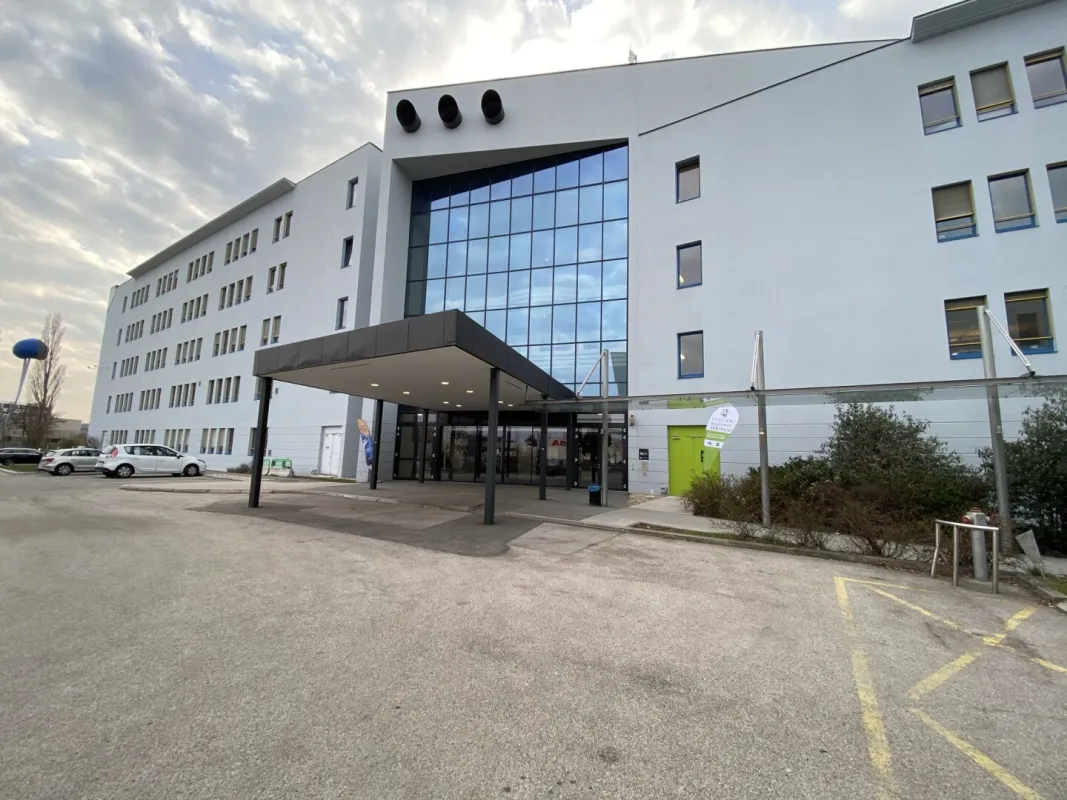 Bürofläche (240m²) wird saniert übergeben- ab sofort zu mieten im IKANO OFFICE PARK 2351 Wiener Neudorf - 253 - Bild 1