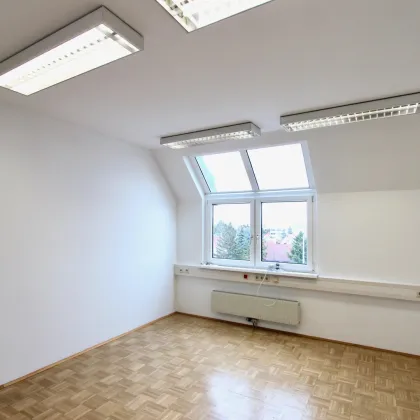 Zentral begehbares Büro im 4. Stock eines Bürogebäudes - inklusive Heizkosten! - Bild 3
