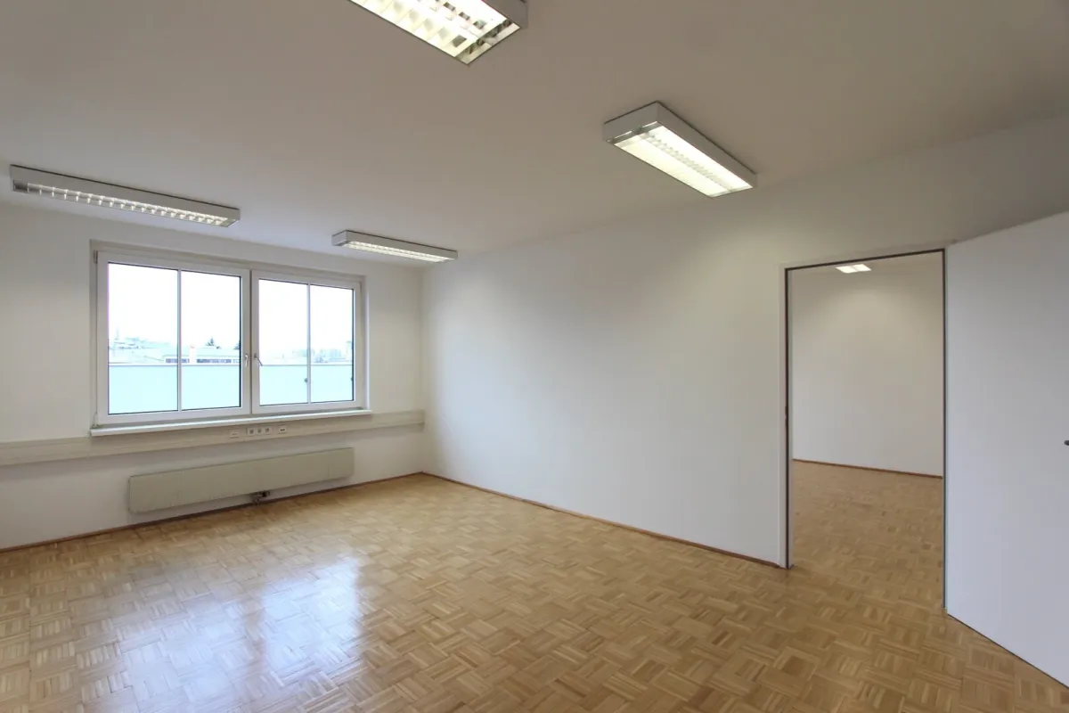 BÜROGEBÄUDE! 4-Zimmer-Büro im 2. Liftstock - Bild 1