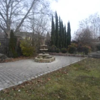 Grundstück mit 3 Bauplätzen, Baubewilligung für noch ca. 750m² Wohnfläche dazu - Bild 3