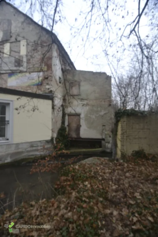 Grundstück mit 3 Bauplätzen, Baubewilligung für noch ca. 750m² Wohnfläche dazu - Bild 1