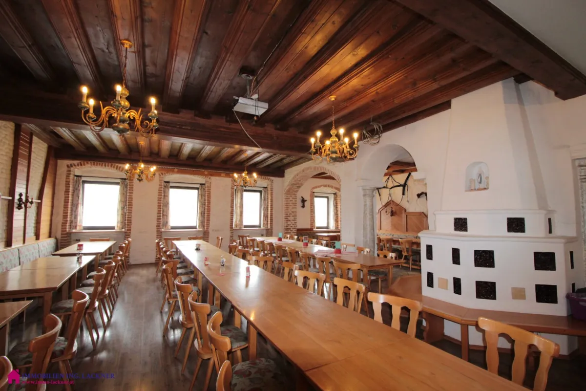 Top Preis - Traditionsgasthaus mit vielen Möglichkeiten am Marktplatz von Riedau - Bild 1