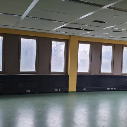 Lager / Büro im EG, Stellplätze, S-Bahn-Nähe - Bild 2