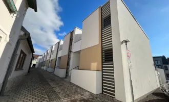 Geförderter Erstbezug:4 Zimmer (Stadt-)Reihenhaus in Neunkirchen mit 2 Garagenstellplätze -"Wohnen mit Chic"