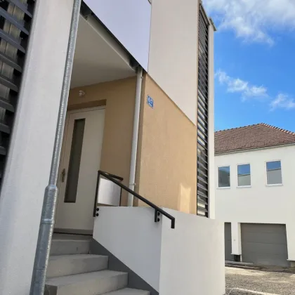 4 Zimmer (Stadt-)Reihenhaus in Neunkirchen mit 2 Garagenstellplätze -"Wohnen mit Chic" - Bild 3