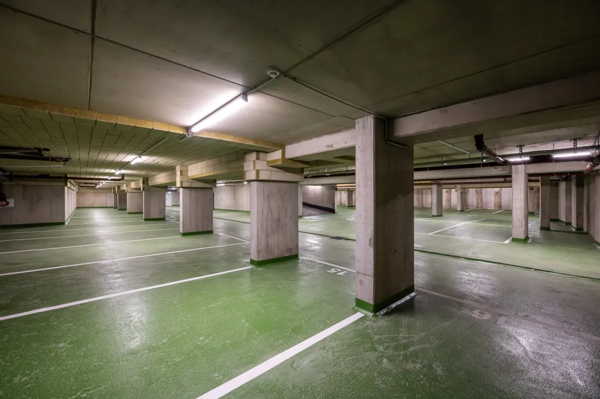 ++NEU++ Großzügige Garagenplätze (keine Stapelparkplätze) in der Jägerstraße 35! - Bild 1