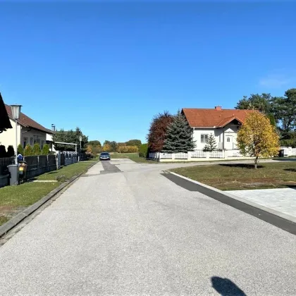 SCHÖNES, SONNIGES GRUNDSTÜCK FÜR EINFAMILIENHAUS IN ABSOLUTER GRÜNRUHELAGE - SCHÖNE WOHNSIEDLUNG! - Bild 3