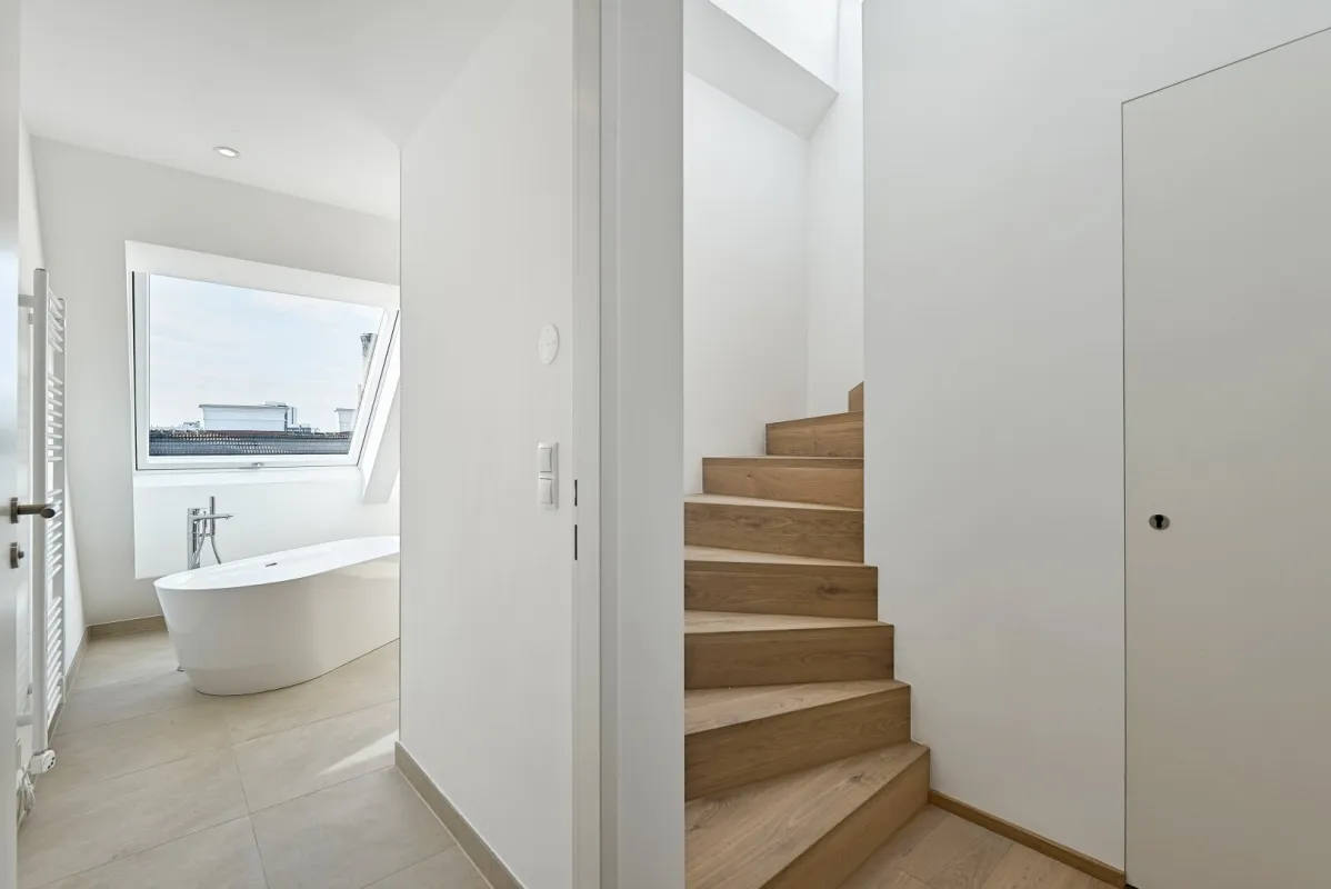 Dachgeschoss Maisonette mit toller Anbindung - Bild 1