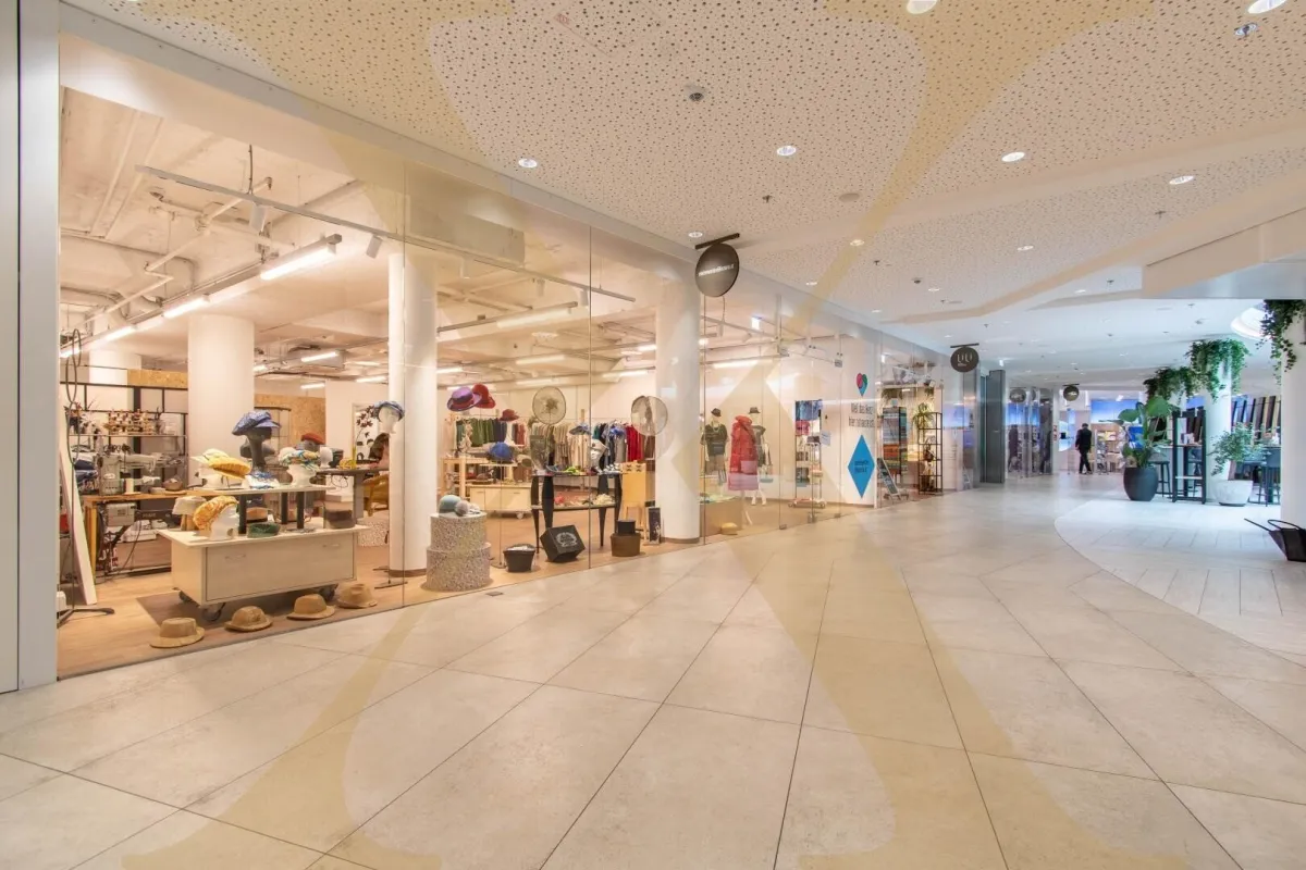 Geschäftsfläche mit Boutiqueflair im beliebten Einkaufscenter LINZERIE direkt an der Landstraße zu vermieten! - Bild 1