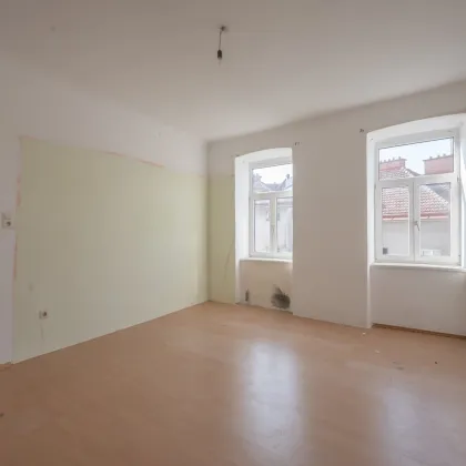 ++NEU++ sanierungsbedürftige 2-Zimmer Altbau-Wohnung in toller Lage! - Bild 2