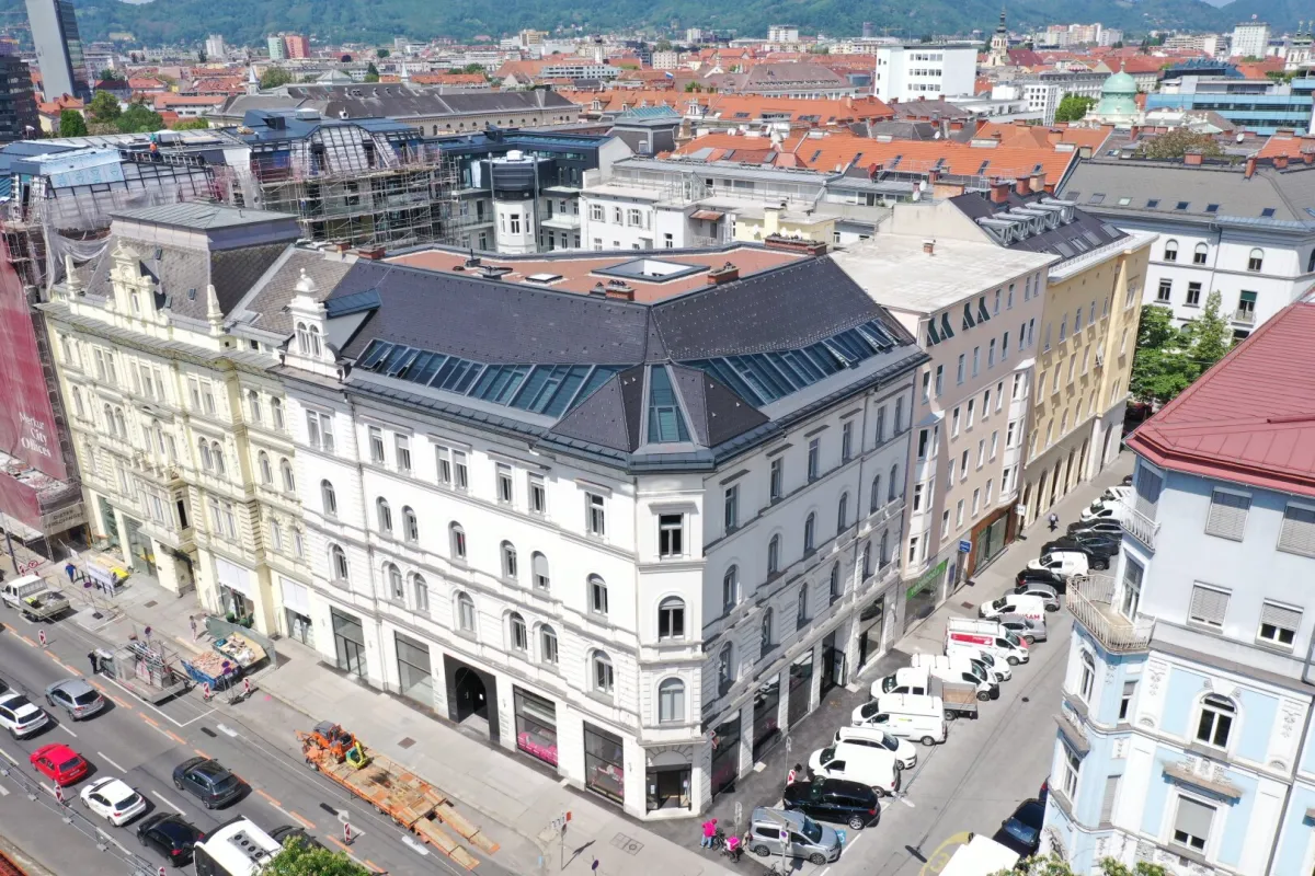 Erstbezug nach hochwertiger Sanierung - Gewerbefläche in Bestlage - 1. Bezirk Innere Stadt direkt in der Raubergasse/Ecke Joanneumring mit Gastgartenmöglichkeit - Bild 1