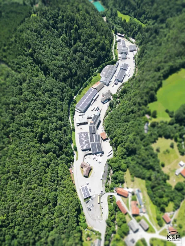 Rarität am Markt: Großflächiger Industriepark sucht neuen Eigentümer - Bild 1