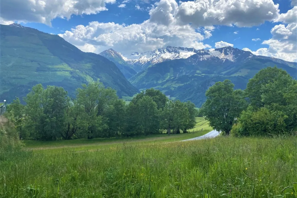 Baugrund mit unverbaubarem Panoramablick in Uttendorf am Sonnberg - Bild 1