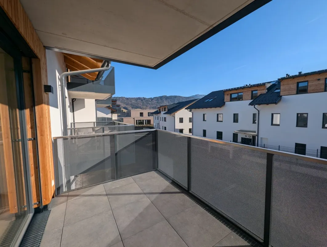 Bezugsfertig - großzügige 4 Zimmer Erstbezugs-Wohnung mit traumhaftem Balkon im Ortszentrum Hallwang! - Bild 1