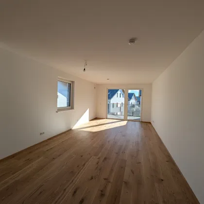 Bezugsfertig - gemütliche 3 Zimmer Erstbezugs-Wohnung mit großzügigem Balkon im Ortszentrum Hallwang! - Bild 2