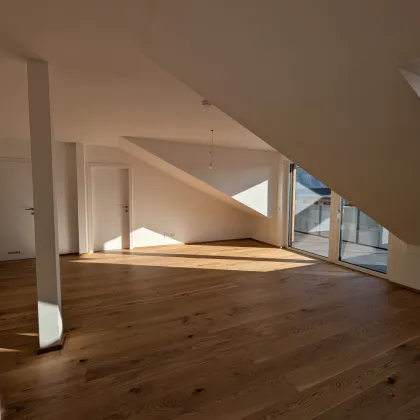 Bezugsfertig - exklusive 4 Zimmer Erstbezugs-Dachgeschoss-Wohnung mit traumhaftem Ausblick im Ortszentrum Hallwang! - Bild 2