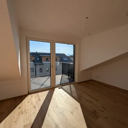 Bezugsfertig - exklusive 2 Zimmer Erstbezugs-Dachgeschoss-Wohnung mit Balkon in Panoramalage im Ortszentrum Hallwang! - Bild 3