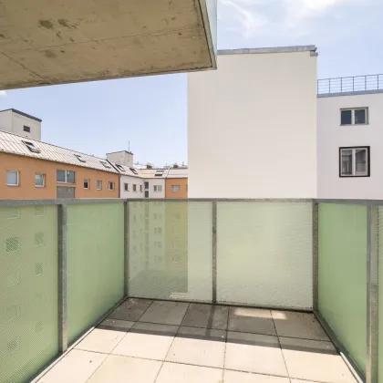 2-Zimmer Wohnung im 6. Liftgeschoss mit zwei Balkonen: Komplett möbliert und bezugsfertig | 1100 Wien - Bild 3