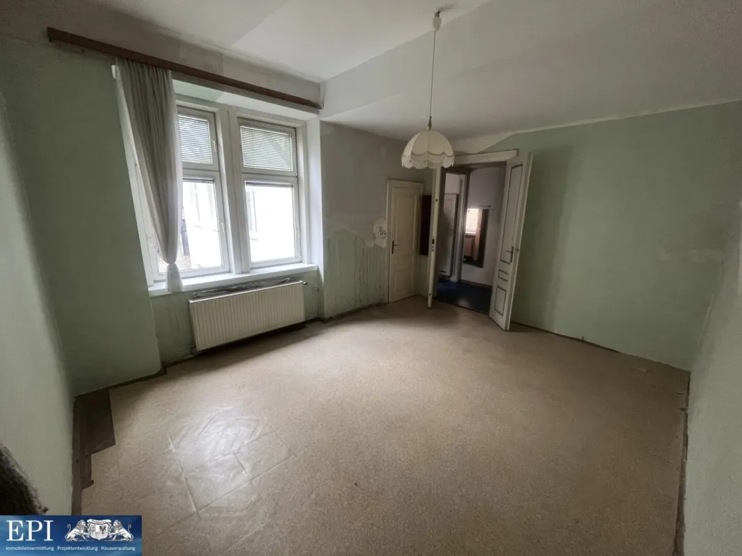 2 Zimmerwohnung in der Hegergasse, komplett sanierungsbedürftig steht ab sofort zum Verkauf - Bild 1