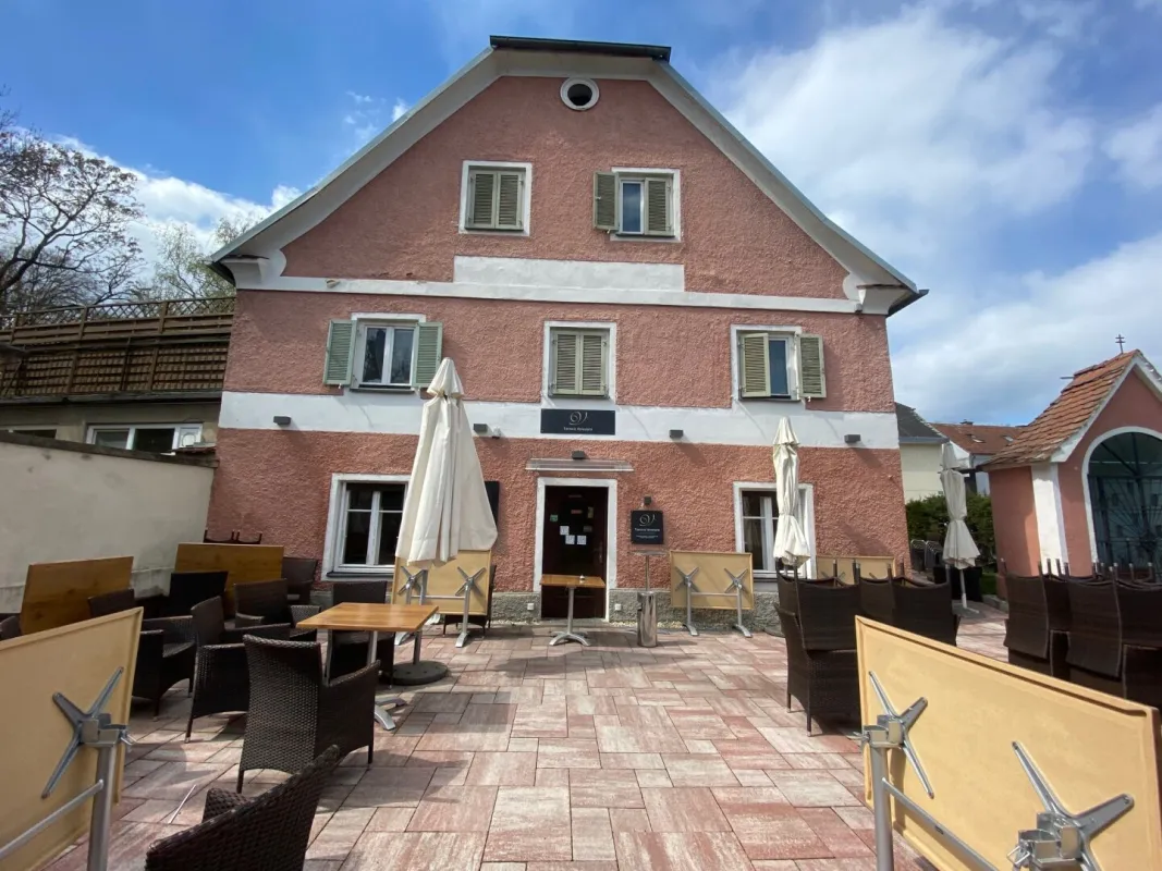 3-geschossiges Zinshaus mit einem zusätzlichen Grundstück für ein kleines Bauträgerprojekt - Liebenau - Bild 1