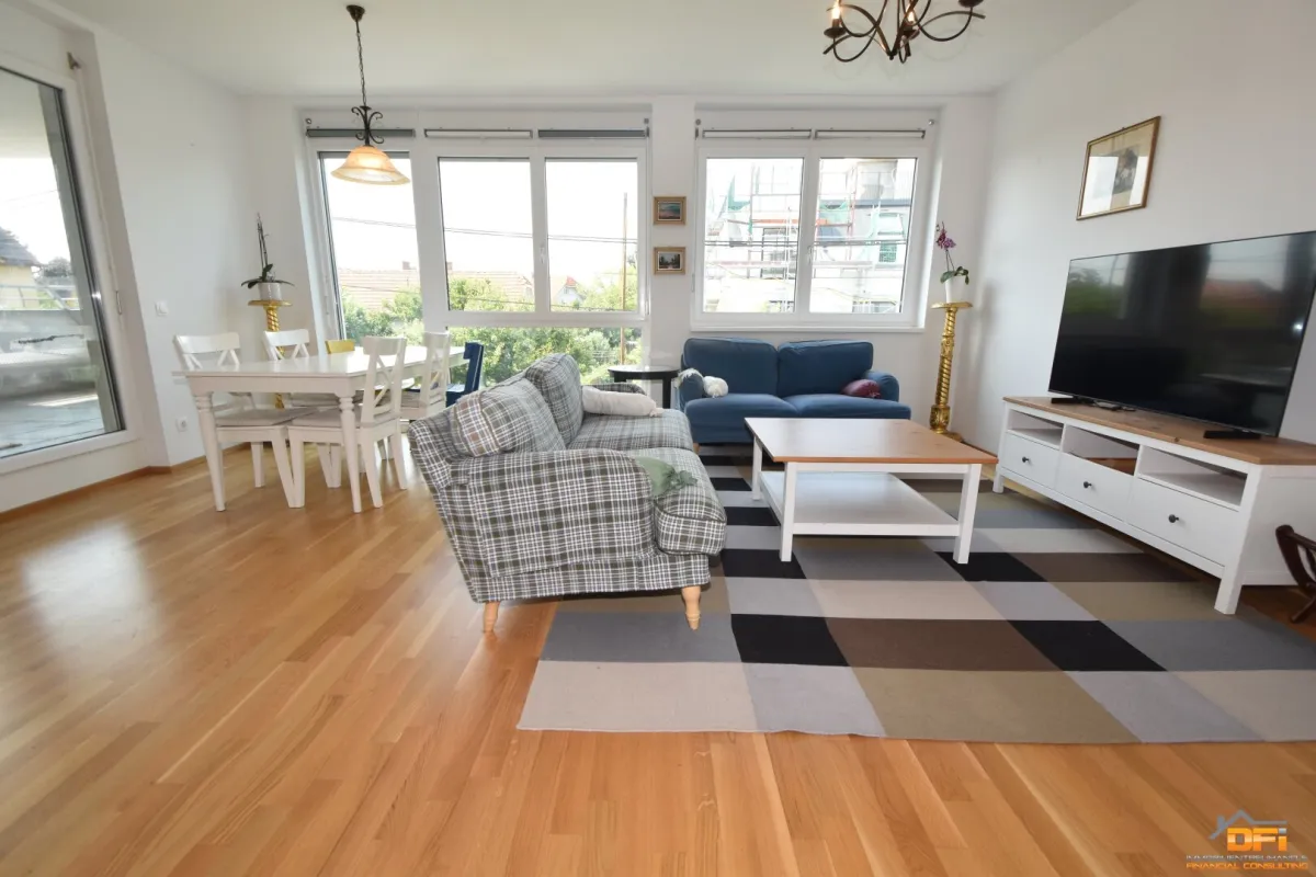 BALKONTRAUM NAHE ALTE DONAU: Großzügige 4-Zimmer Wohnung mit 2 Balkonen/Terrassen und Parkplatz - Bild 1