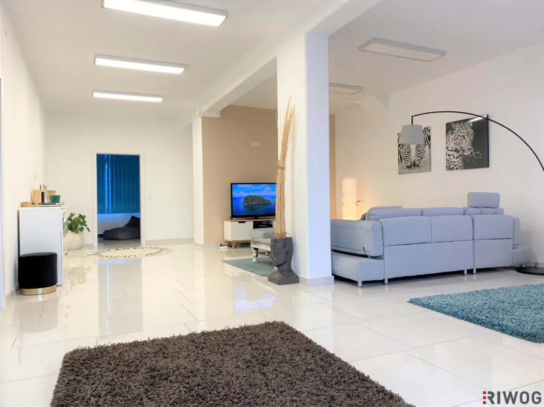 Geschäftslokal an der Grazer Straße - aktuell zur kurzzeitigen Beherbergung genutzt - Nähe Bahnhof und Landesklinikum Wiener Neustadt - Bild 1