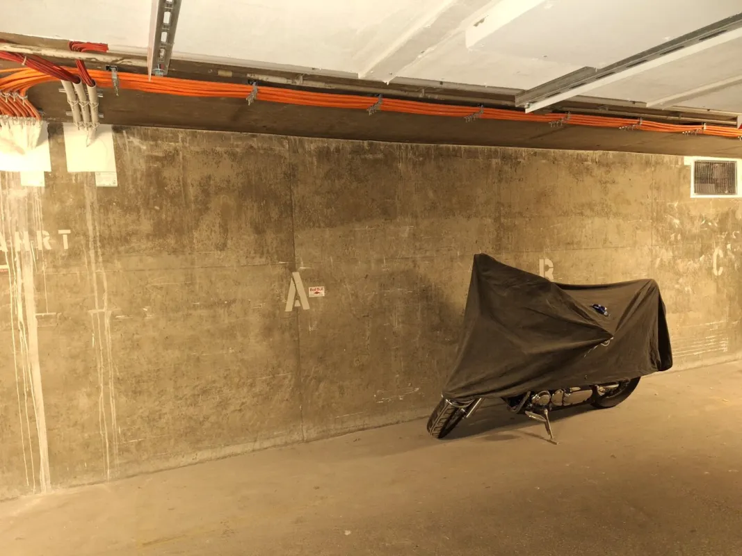 Parkplatz Nähe Mariahilferstraße! Schottenfeldgasse 30-32 | Motorradplätze - Bild 1