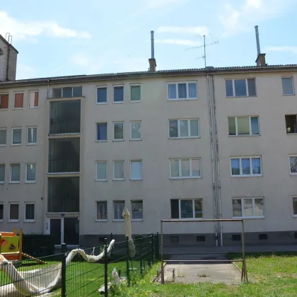 UNBEFRISTET in ausgezeichneter Lage - 2 Zimmer und extra Küche! - Bild 2