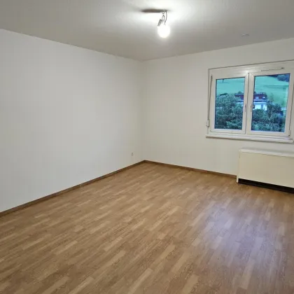 ERSTBEZUG NACH SANIERUNG! Frisch renovierte Wohnung ist bereit für neue Mieter! - Bild 3